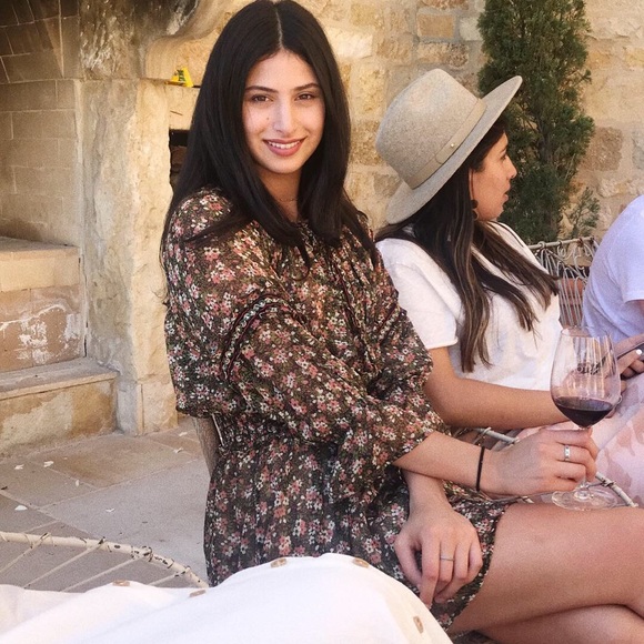 Meet your Posher, Mina - Picture 1 of 1